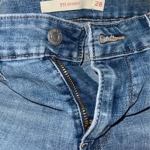 Women’s Levi’s jeans
